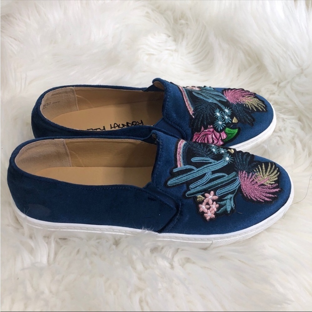 Dirty Laundry‎ Jiana Blue Velvet Slip On Sneakers